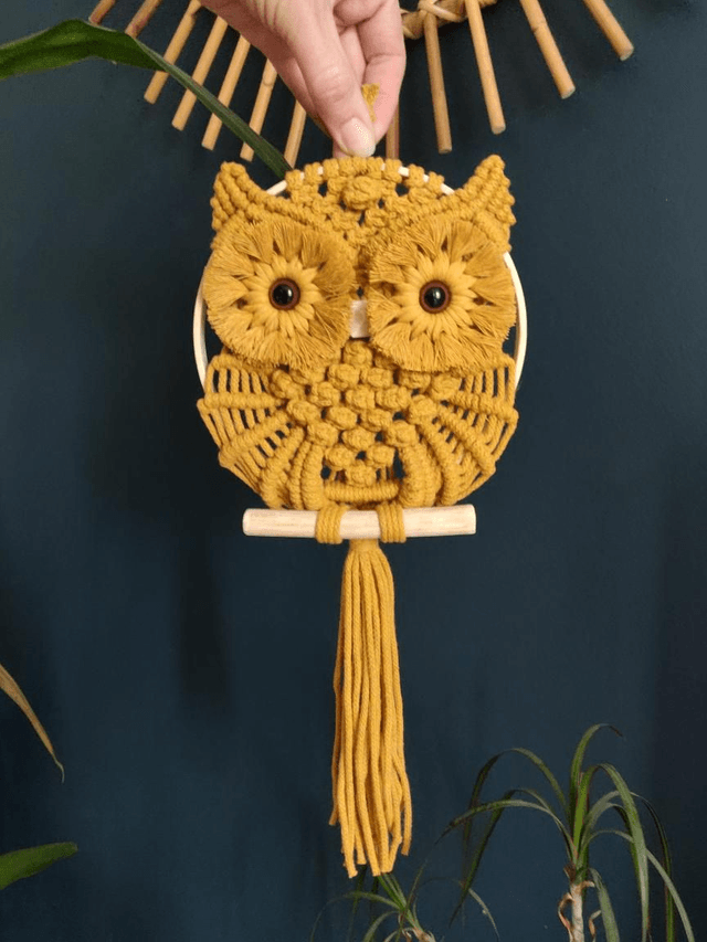 Hibou macramé "Jaune moutarde" (moyen)