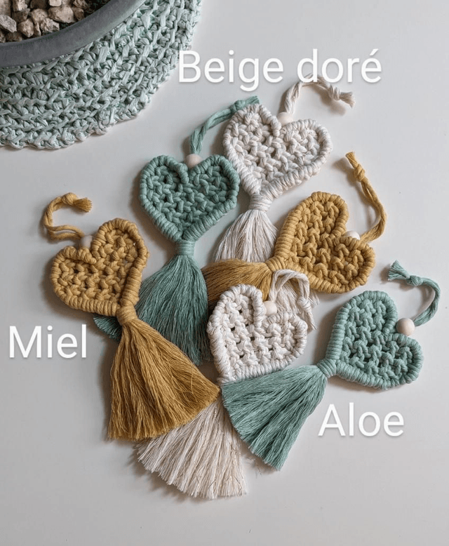 Cœur à suspendre en macramé