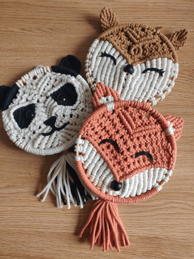 Décoration murale en macramé - Modèle "RENARD"