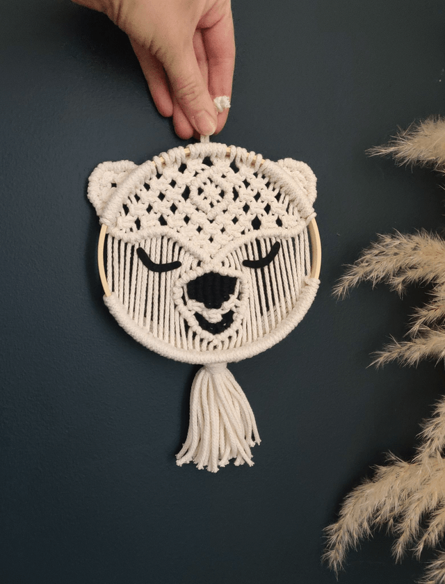 Décoration murale en macramé - Modèle "OURS POLAIRE" (1)