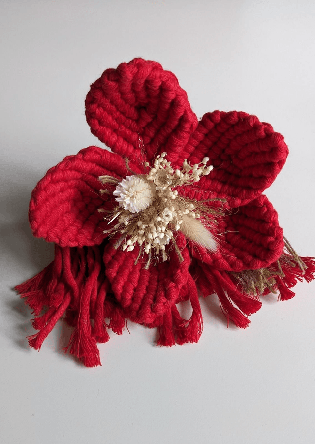 Fleur en macramé à poser 