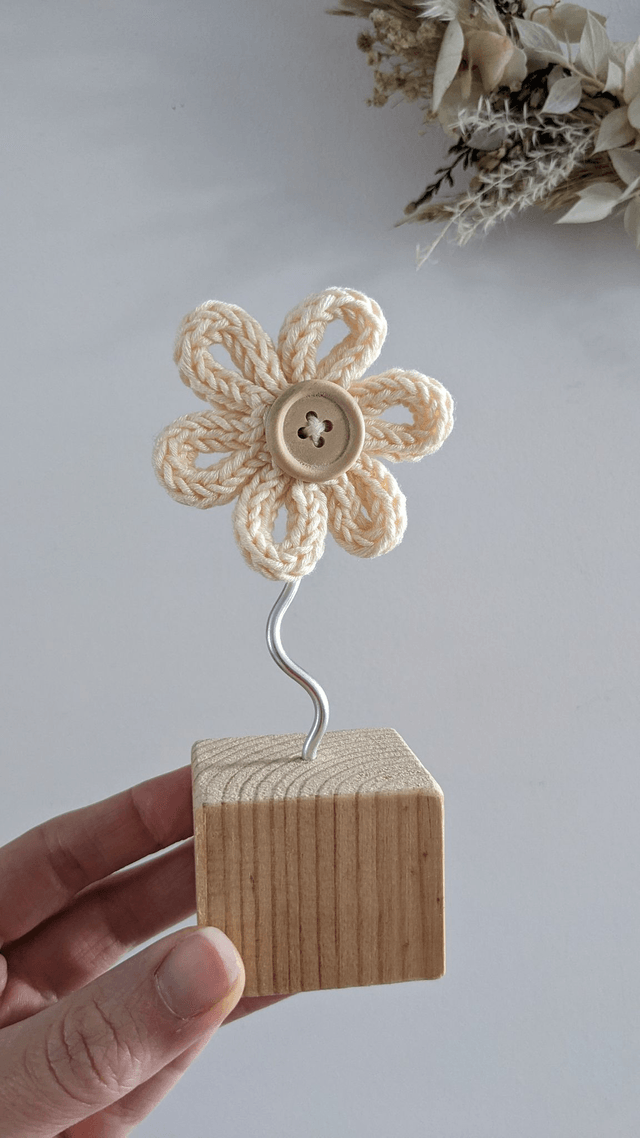 Fleur en tricotin
