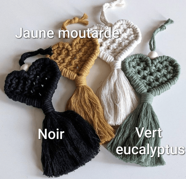 Cœur à suspendre en macramé
